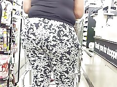 Jiggly ţară fundul la magazin de dolar.