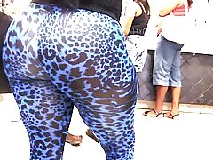 OMG fundul latina imens în design jambiere